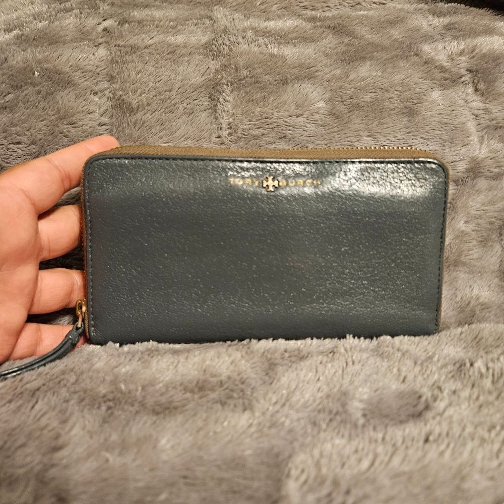 Tory Burch long zip wallet